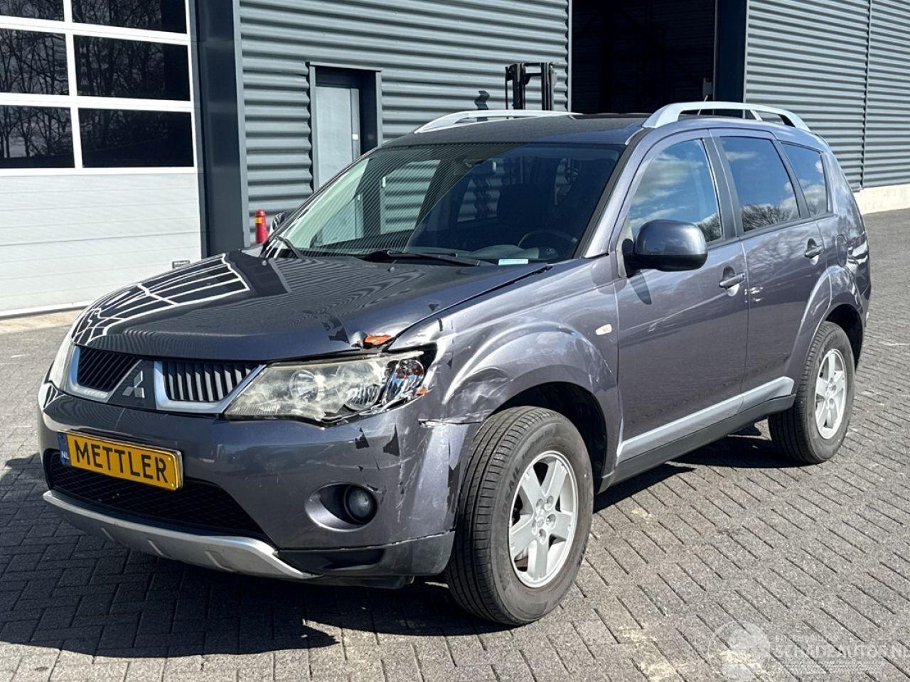 Mitsubishi Outlander 2.4 16V Mivec 4x2 SUV  Benzine 2.360cc 125kW (170pk) FWD