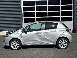 Toyota Yaris 1.5 16V Hybrid Hatchback  Elektrisch Benzine 1.497cc 74kW (101pk) FWD picture 2