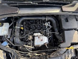 Ford Focus 1.0 Ti-VCT EcoBoost 12V 100 Combi/o  Benzine 998cc 74kW (101pk) FWD picture 25