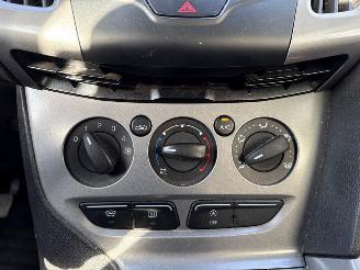 Ford Focus 1.0 Ti-VCT EcoBoost 12V 100 Combi/o  Benzine 998cc 74kW (101pk) FWD picture 15