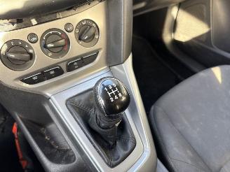 Ford Focus 1.0 Ti-VCT EcoBoost 12V 100 Combi/o  Benzine 998cc 74kW (101pk) FWD picture 16