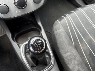 Opel Corsa 1.2 16V Hatchback  Benzine 1.229cc 59kW (80pk) FWD picture 18