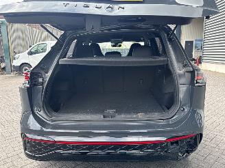 Volkswagen Tiguan 2.0 TDI 3x R-Line, SUV  Diesel 1,968cc 110kW (150pk) FWD  massage stoelen picture 9