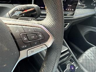 Volkswagen Tiguan 2.0 TDI 3x R-Line, SUV  Diesel 1,968cc 110kW (150pk) FWD  massage stoelen picture 22
