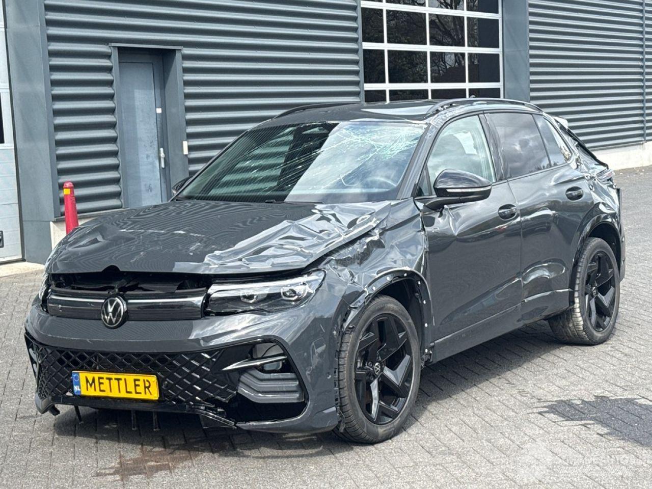 Volkswagen Tiguan 2.0 TDI 3x R-Line, SUV  Diesel 1,968cc 110kW (150pk) FWD  massage stoelen