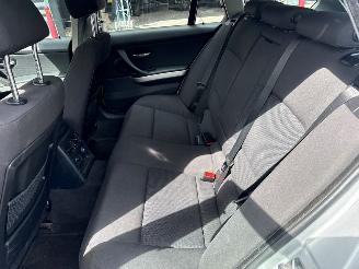 BMW 3-serie 318d 16V Combi/o  Diesel 1.995cc 105kW (143pk) RWD picture 10