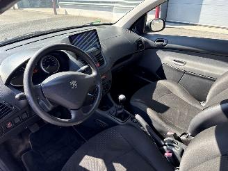 Peugeot 206+ 1.1 Hatchback  Benzine 1.124cc 44kW (60pk) FWD picture 11