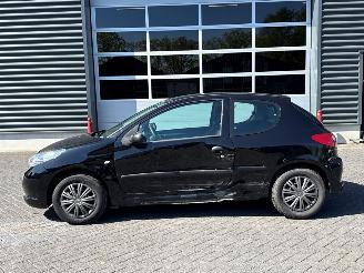 Peugeot 206+ 1.1 Hatchback  Benzine 1.124cc 44kW (60pk) FWD picture 2