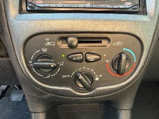 Peugeot 206 1.4 Combi/o  Benzine 1.360cc 55kW (75pk) FWD picture 15