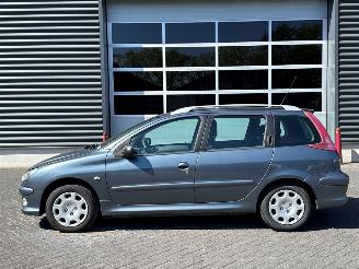 Peugeot 206 1.4 Combi/o  Benzine 1.360cc 55kW (75pk) FWD picture 2