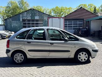Citroën Xsara PICASSO 1.8 16V MPV  Benzine 1.749cc 86kW (117pk) FWD picture 6