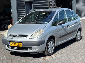 Avarii autoturisme Citroën Xsara PICASSO 1.8 16V MPV  Benzine 1.749cc 86kW (117pk) FWD 2003/9