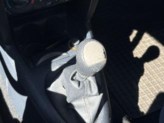 Renault Clio 1.2 16V Hatchback  Benzine 1.149cc 55kW (75pk) FWD picture 16