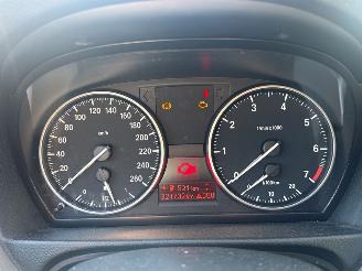 BMW 3-serie 316i 16V Sedan 4Dr Benzine 1.597cc 90kW (122pk) RWD picture 12