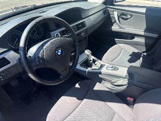 BMW 3-serie 316i 16V Sedan 4Dr Benzine 1.597cc 90kW (122pk) RWD picture 10