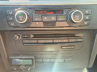 BMW 3-serie 316i 16V Sedan 4Dr Benzine 1.597cc 90kW (122pk) RWD picture 14