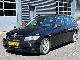 Schadeauto BMW 3-serie 320i 16V Combi/o  Benzine 1.995cc 110kW (150pk) RWD 2006/7