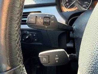 BMW 3-serie 320i 16V Combi/o  Benzine 1.995cc 110kW (150pk) RWD picture 16