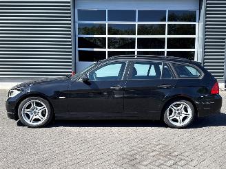 BMW 3-serie 320i 16V Combi/o  Benzine 1.995cc 110kW (150pk) RWD picture 2