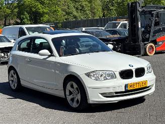 BMW 1-serie 118i 16V Hatchback 2Dr Benzine 1.995cc 105kW (143pk) RWD picture 7