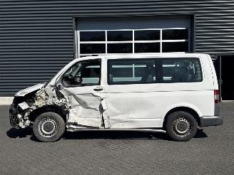 Volkswagen Transporter 2.0 TDI DRF Bus  Diesel 1.968cc 103kW (140pk) FWD picture 2