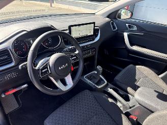 Kia Ceed 1.0i T-GDi 12V Combi/o 4Dr Benzine 998cc 74kW (101pk) FWD picture 10