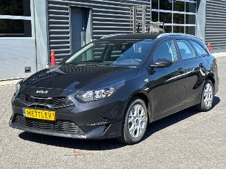 Unfallwagen Kia Ceed 1.0i T-GDi 12V Combi/o 4Dr Benzine 998cc 74kW (101pk) FWD 2025/8