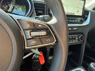 Kia Ceed 1.0i T-GDi 12V Combi/o 4Dr Benzine 998cc 74kW (101pk) FWD picture 16
