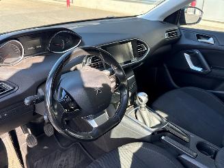 Peugeot 308 1.6 BlueHDi 120 Combi/o 4Dr Diesel 1.560cc 88kW (120pk) FWD picture 11