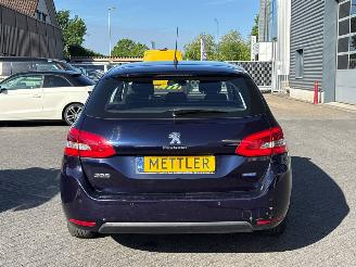 Peugeot 308 1.6 BlueHDi 120 Combi/o 4Dr Diesel 1.560cc 88kW (120pk) FWD picture 4
