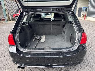 BMW 3-serie 325i 24V Combi/o  Benzine 2.979cc 160kW (218pk) RWD picture 9