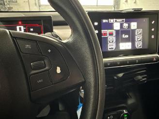 Citroën C4 cactus 1.2 PureTech 82 12V Hatchback 4Dr Benzine 1.199cc 60kW (82pk) FWD picture 15