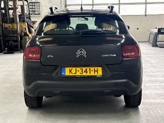 Citroën C4 cactus 1.2 PureTech 82 12V Hatchback 4Dr Benzine 1.199cc 60kW (82pk) FWD picture 4