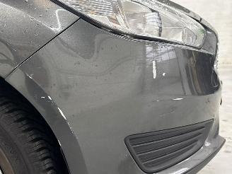 Ford Focus 1.0 Ti-VCT EcoBoost picture 10