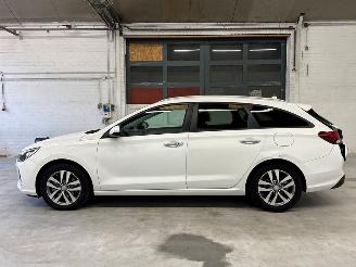 Hyundai I-30 1.0 T-GDI 12V Combi/o  Benzine 998cc 88kW (120pk) FWD picture 2