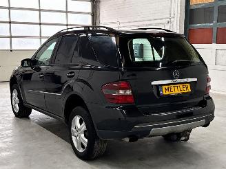 Mercedes ML 3.0 ML-280 CDI 4-Matic V6 24V SUV picture 3