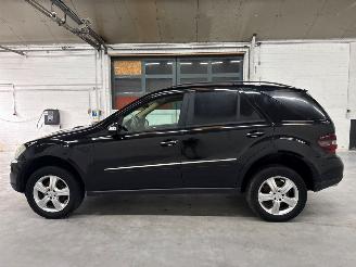 Mercedes ML 3.0 ML-280 CDI 4-Matic V6 24V SUV picture 2