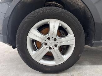 Mercedes ML 3.0 ML-280 CDI 4-Matic V6 24V SUV picture 10