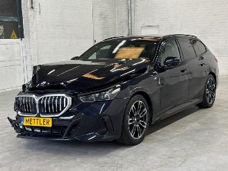 damaged passenger cars BMW 5-serie 520d M Pakket CARBONSCHWARZ METALLIC (416) 48V 2.0 TwinPower Turbo 16V Combi/o  Elektrisch Diesel 1.995cc 145kW (197pk) RWD 2024-03 (11GW; 12GW) B47D20B; JA1 2024/12