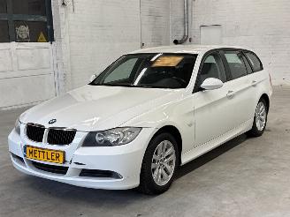 škoda osobní automobily BMW 5-serie 523i 24V Combi/o  Benzine 2.497cc 130kW (177pk) RWD 2006/1