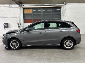 Mercedes B-klasse 1.3 B-180 Turbo 16V Hatchback  Benzine 1.332cc 100kW (136pk) FWD picture 2