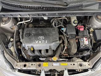 Toyota Yaris-verso 1.3 16V MPV  Benzine 1.299cc 62kW (84pk) FWD picture 21