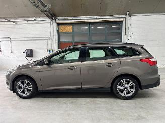 Ford Focus 1.0 Ti-VCT EcoBoost 12V 100 Combi/o  Benzine 998cc 74kW (101pk) FWD picture 2