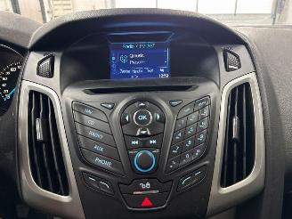 Ford Focus 1.0 Ti-VCT EcoBoost 12V 100 Combi/o  Benzine 998cc 74kW (101pk) FWD picture 16