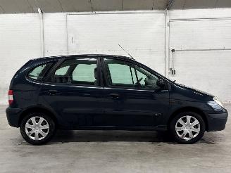 Renault Mégane Scénic 1.6 16V MPV  Benzine 1.598cc 79kW (107pk) FWD picture 6