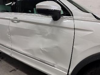 Volkswagen Tiguan R-line 1.4 TSI Plug-in eHybrid 16V SUV Elektrisch Benzine 1.395cc 180kW (245pk) FWD 2020-11/2024-04 DGEA picture 31