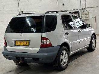 Mercedes ML 270 2.7 CDI 20V SUV  Diesel 2.685cc 120kW (163pk) 4x4 picture 5