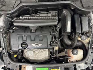 Mini Mini 1.4 16V One Hatchback  Benzine 1.397cc 70kW (95pk) FWD picture 23