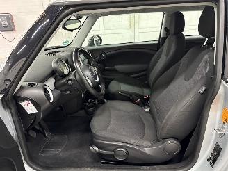 Mini Mini 1.4 16V One Hatchback  Benzine 1.397cc 70kW (95pk) FWD picture 11