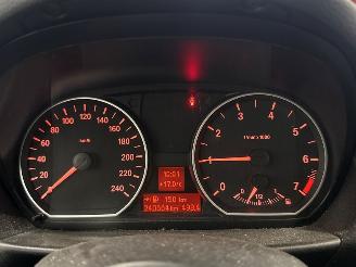 BMW 1-serie 116i 1.6 16V Hatchback 4Dr Benzine 1.597cc 90kW (122pk) RWD picture 14